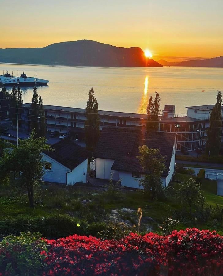 Smaken Av Ryfylke Event As Overnatting, Bygningen Drives Ikke Som Hotell Hjelmeland Екстериор снимка