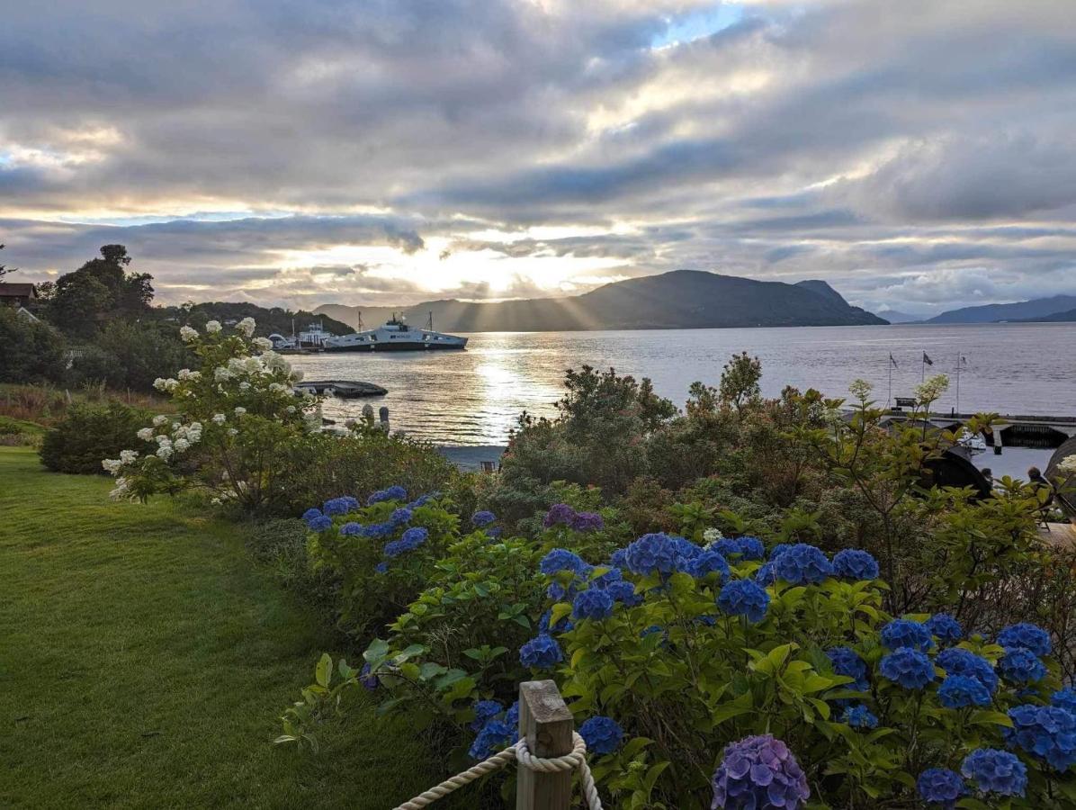 Smaken Av Ryfylke Event As Overnatting, Bygningen Drives Ikke Som Hotell Hjelmeland Екстериор снимка